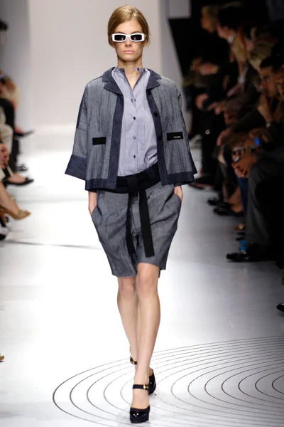 Look 25